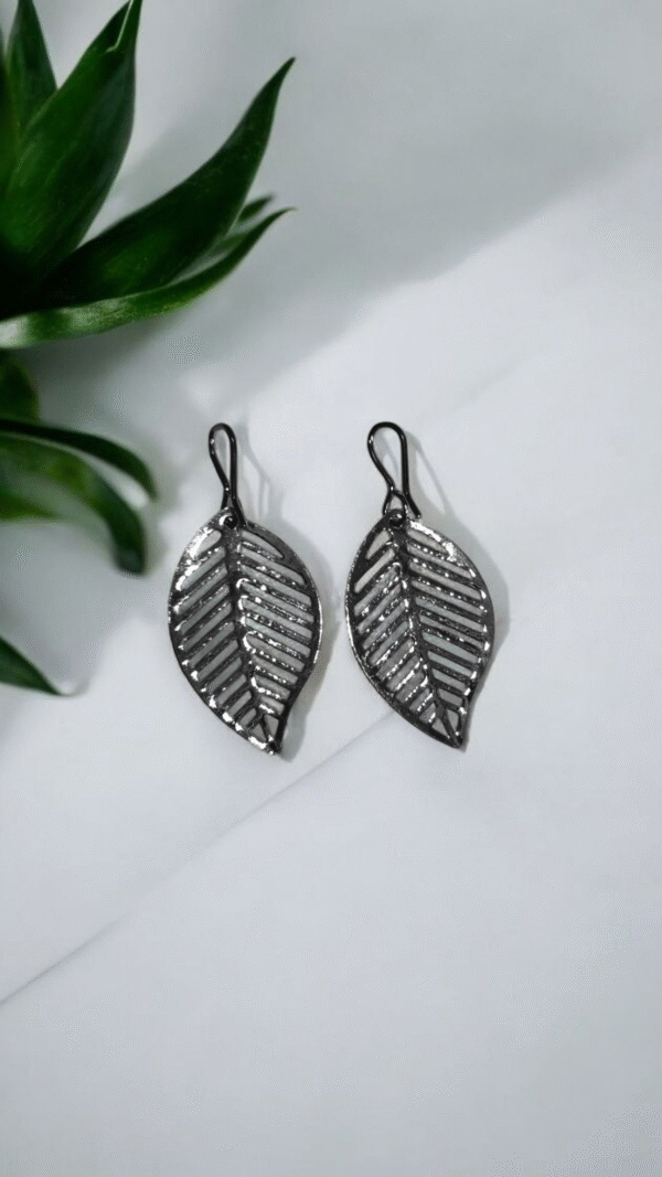 Black Leaf Earring